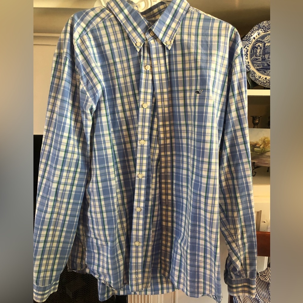 Mens vineyard vines button down shirt in excellent condition